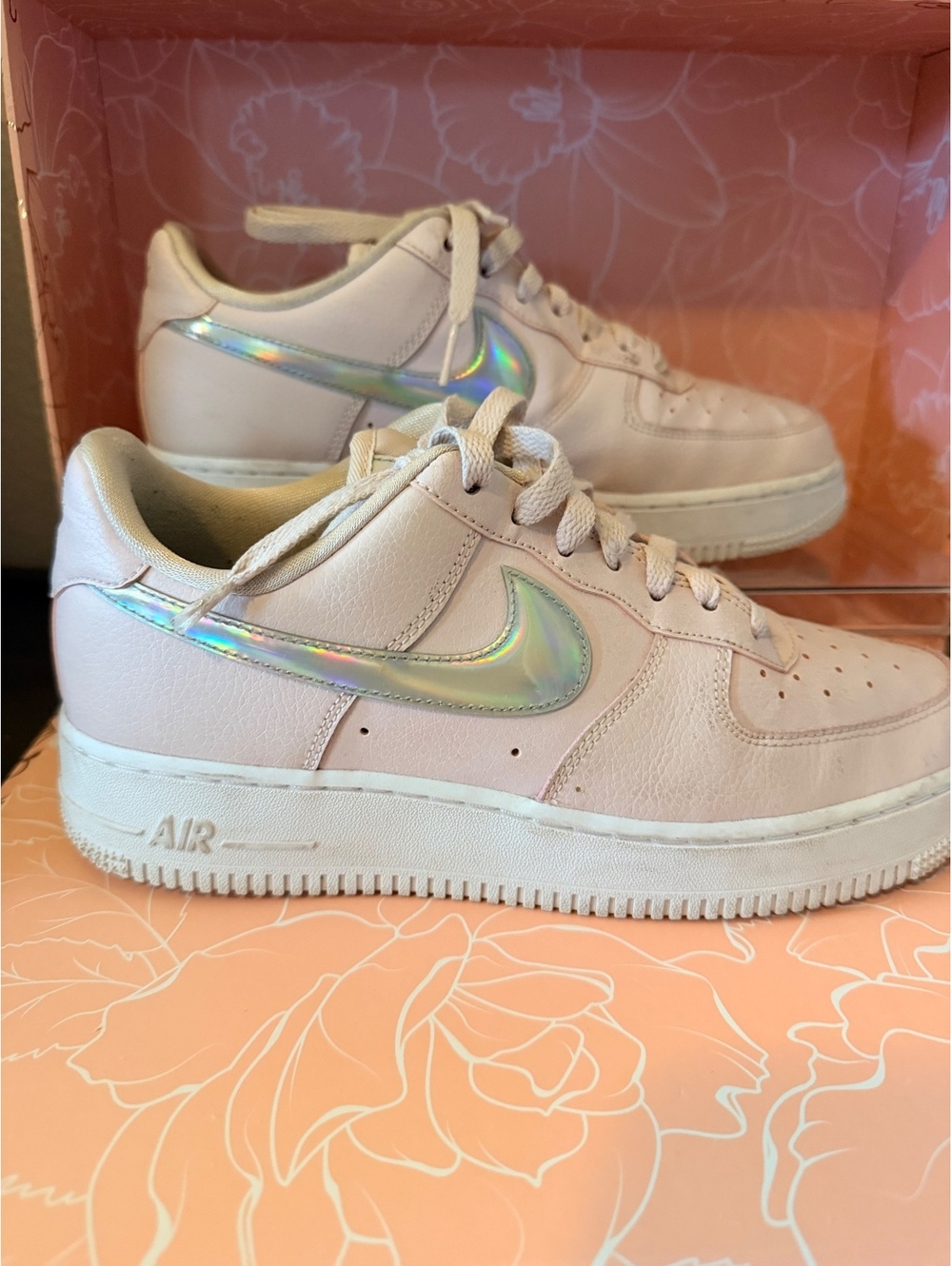 Nike Air Force 1 Low Iridescent Swoosh Sneakers Pink US 8.5